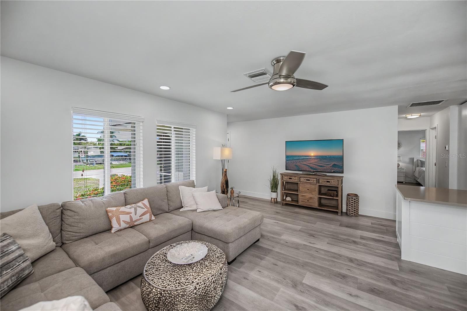 Living room - 8152 SEASHELL ST, ENGLEWOOD