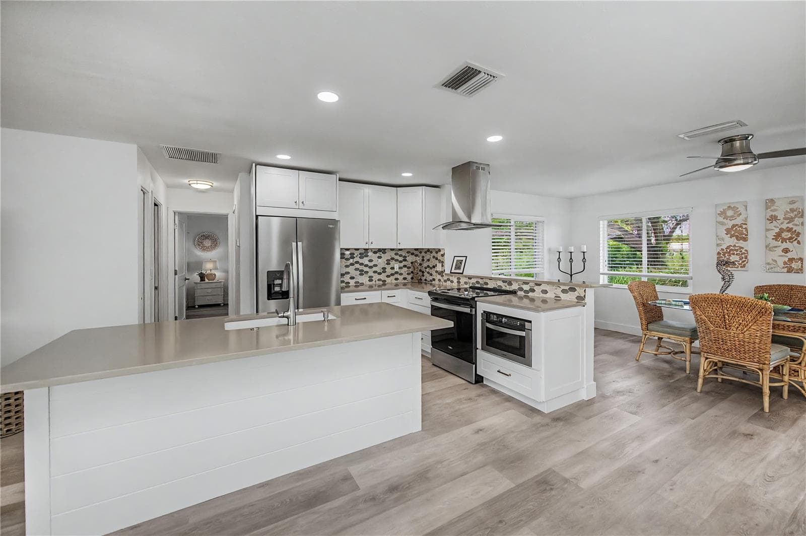Kitchen - 8152 SEASHELL ST, ENGLEWOOD