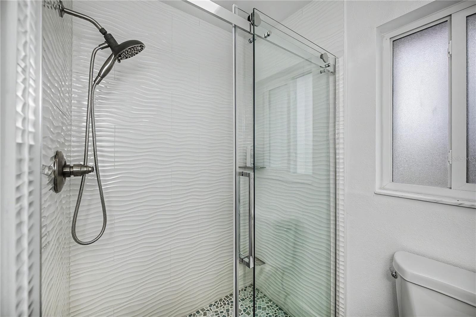 Private commode/shower - 8152 SEASHELL ST, ENGLEWOOD