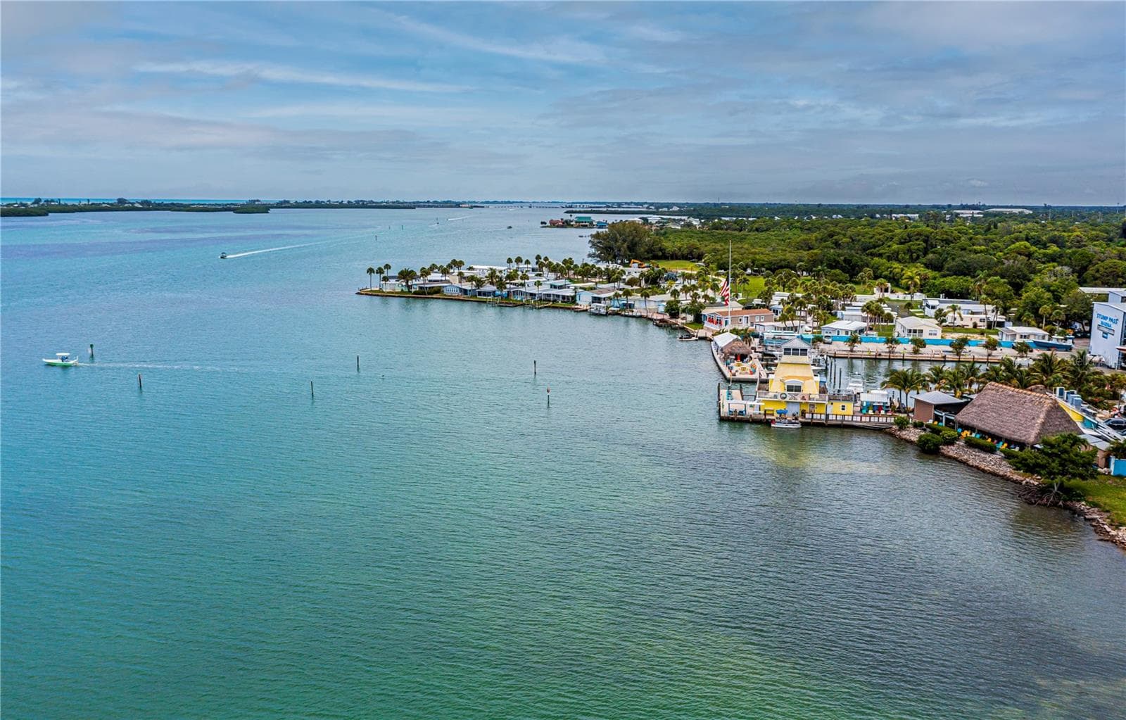 Less than 5 minutes by boat to the Lighthouse Restaurant/Tikibar!! - 8152 SEASHELL ST, ENGLEWOOD