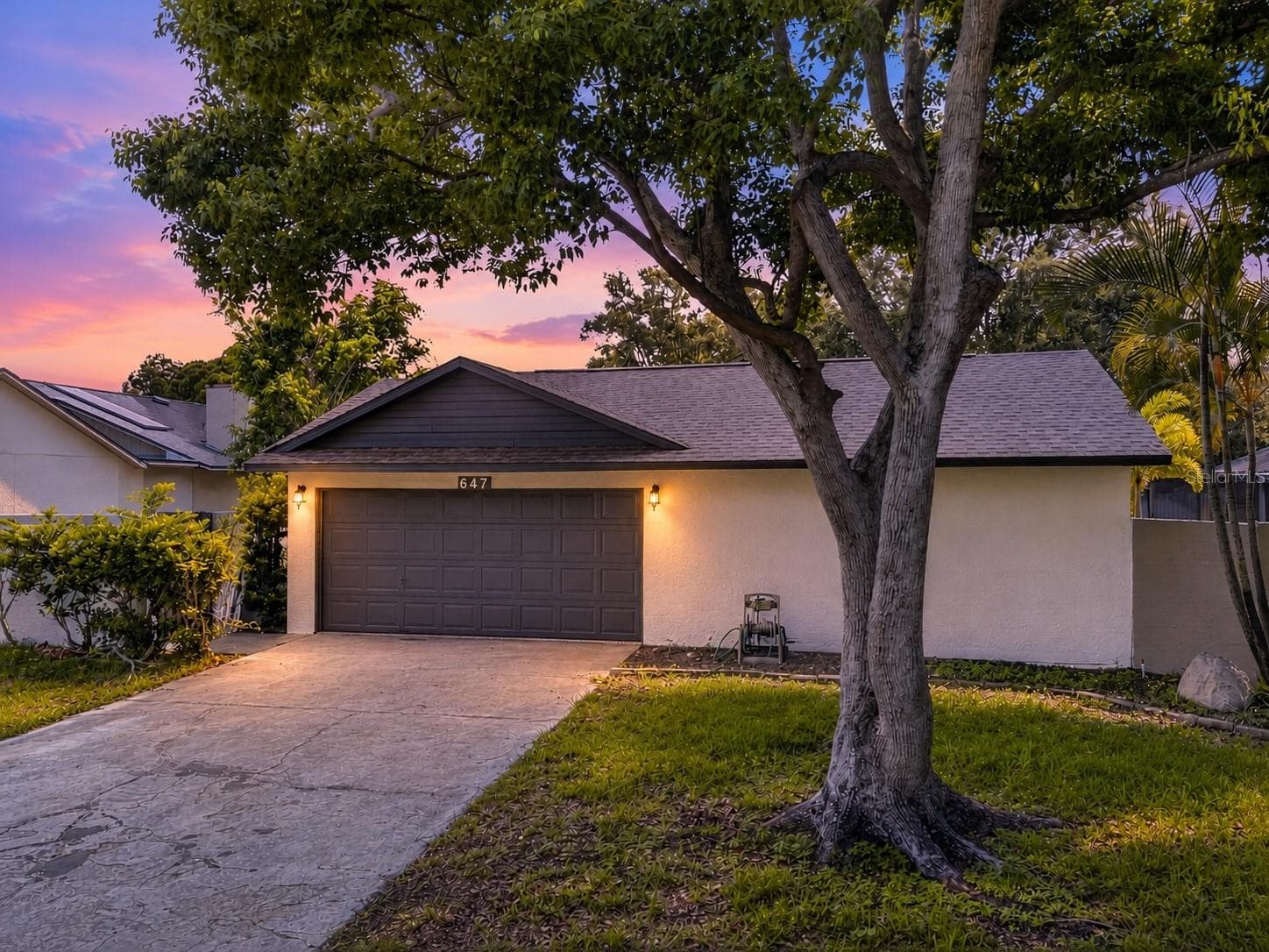 647 BONNIE BLVD