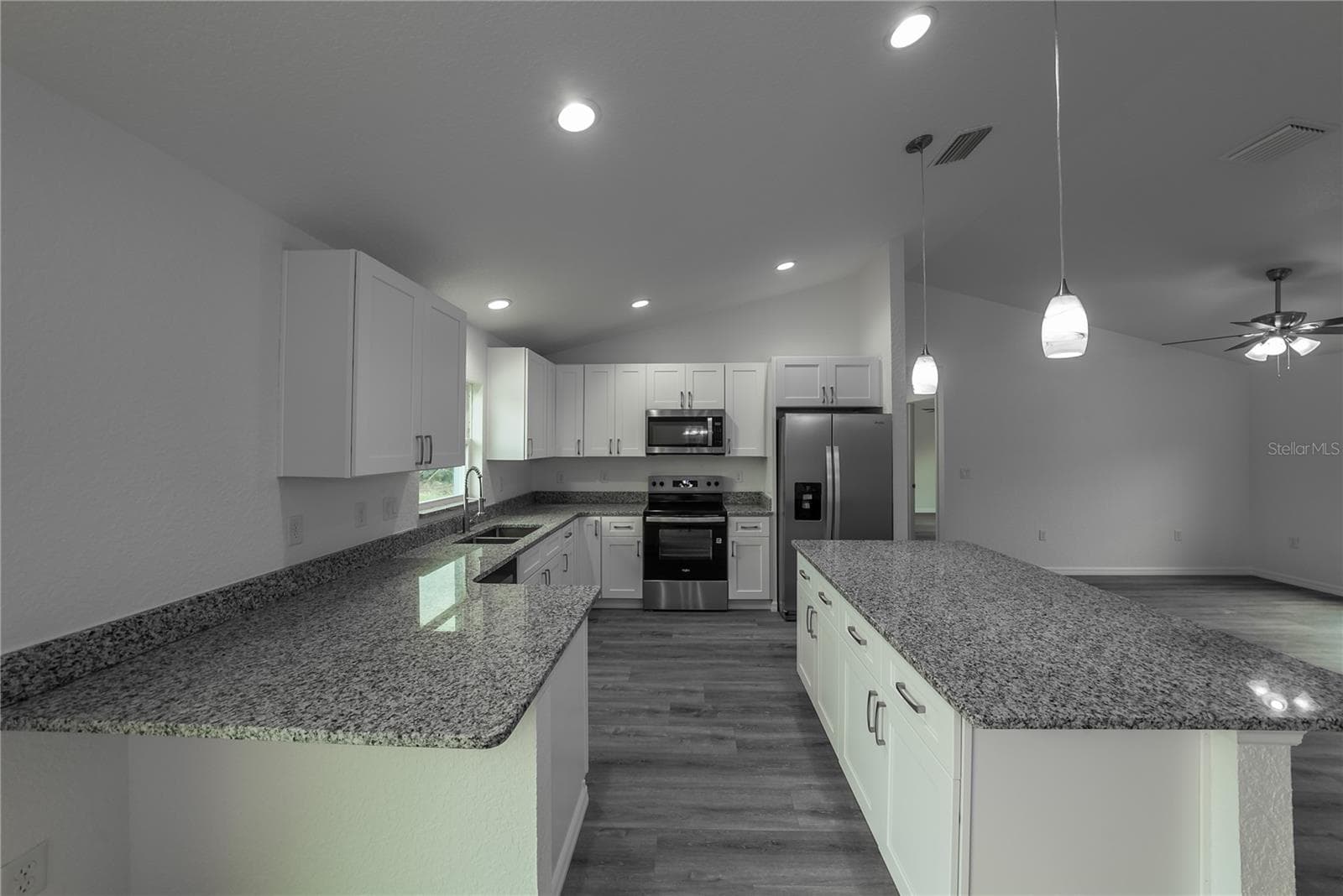 GRANITE COUNTERTOPS - 11 MALAUKA PASS, OCKLAWAHA