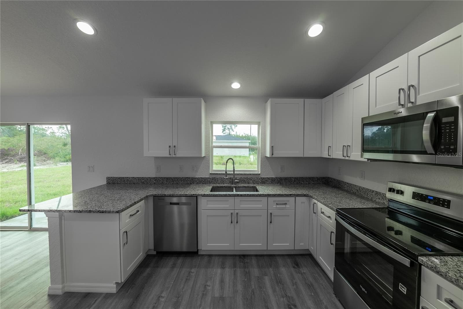 SOFT CLOSE CABINETS AND WHIRLPOOL APPLIANCES - 11 MALAUKA PASS, OCKLAWAHA