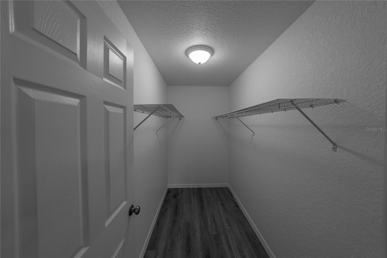 WALK IN CLOSET - 11 MALAUKA PASS, OCKLAWAHA