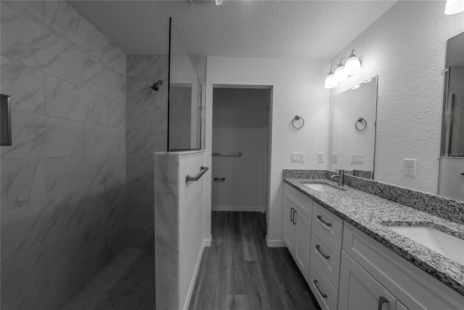 EN SUITE BATH - 11 MALAUKA PASS, OCKLAWAHA