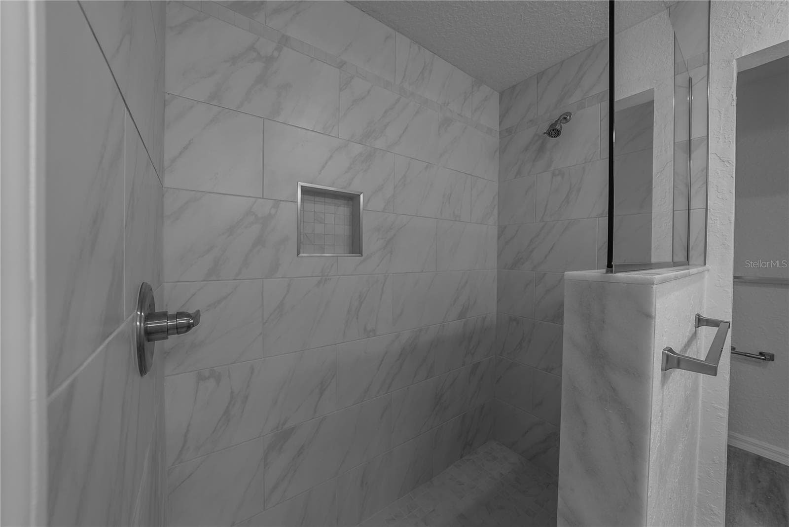 TILED SHOWER AND HALF WALL - 11 MALAUKA PASS, OCKLAWAHA