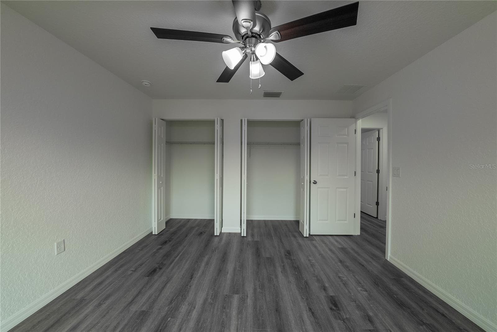 GUEST ROOM 2 DOUBLE CLOSET - 11 MALAUKA PASS, OCKLAWAHA