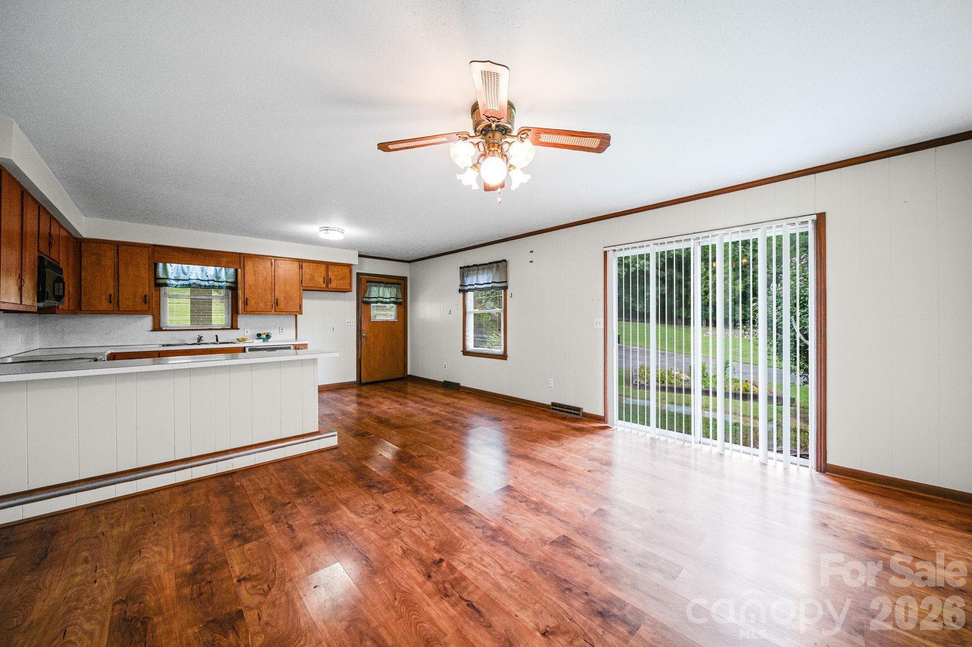 Single Family Residence at 1008 Longview Drive, New London, photo 14 of 37