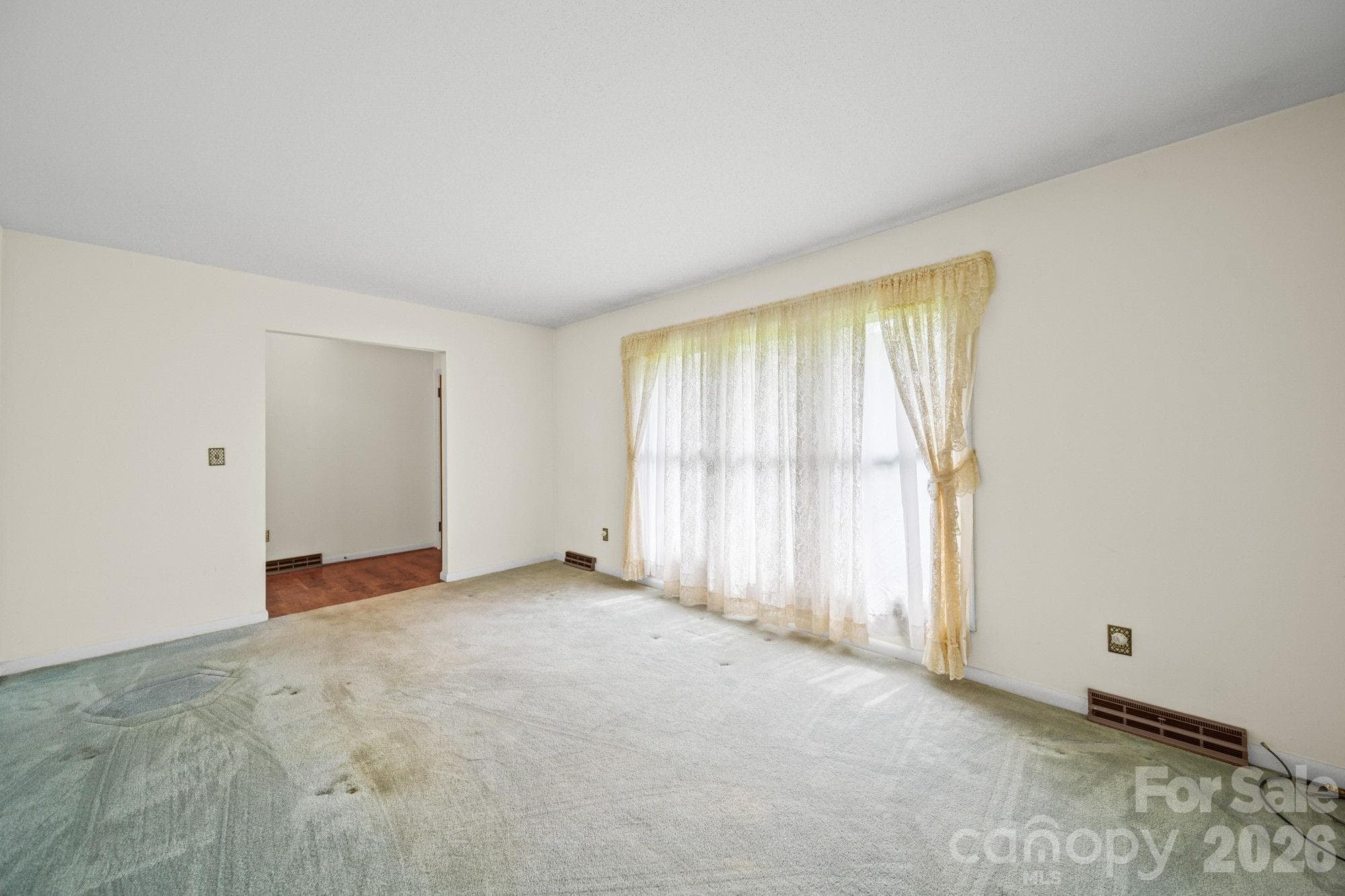 Single Family Residence at 1008 Longview Drive, New London, photo 19 of 37