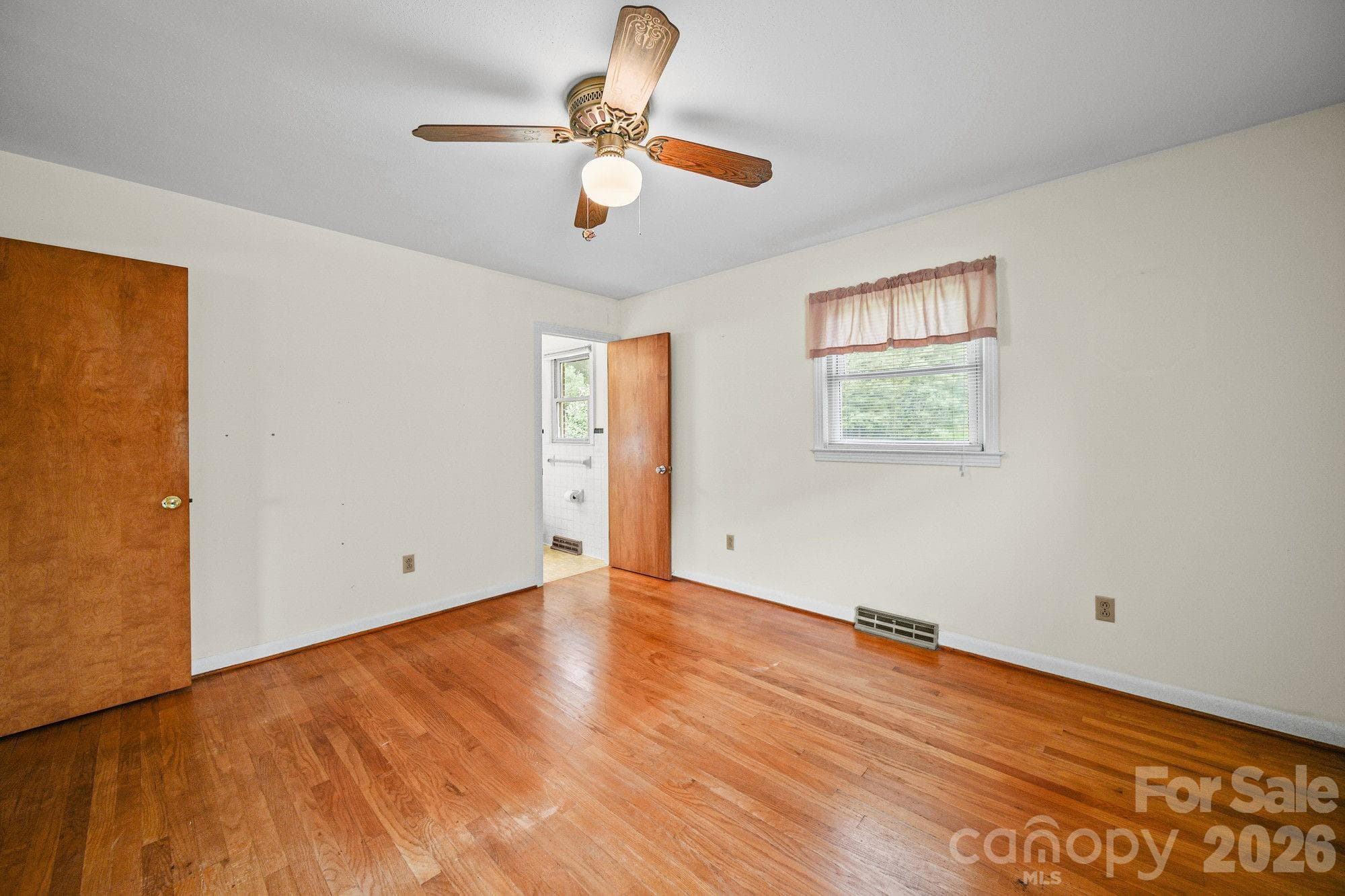 Single Family Residence at 1008 Longview Drive, New London, photo 24 of 37