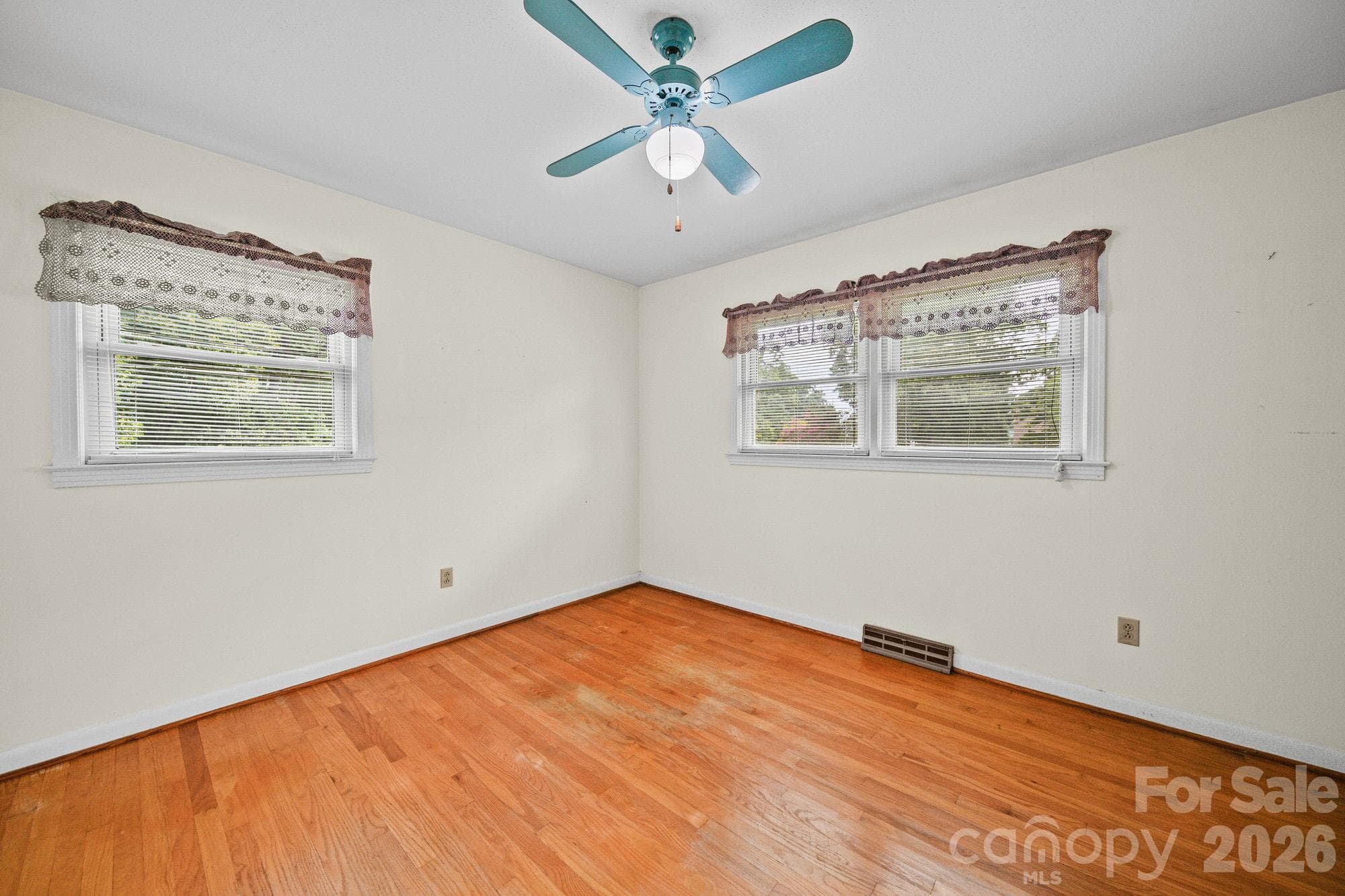 Single Family Residence at 1008 Longview Drive, New London, photo 29 of 37