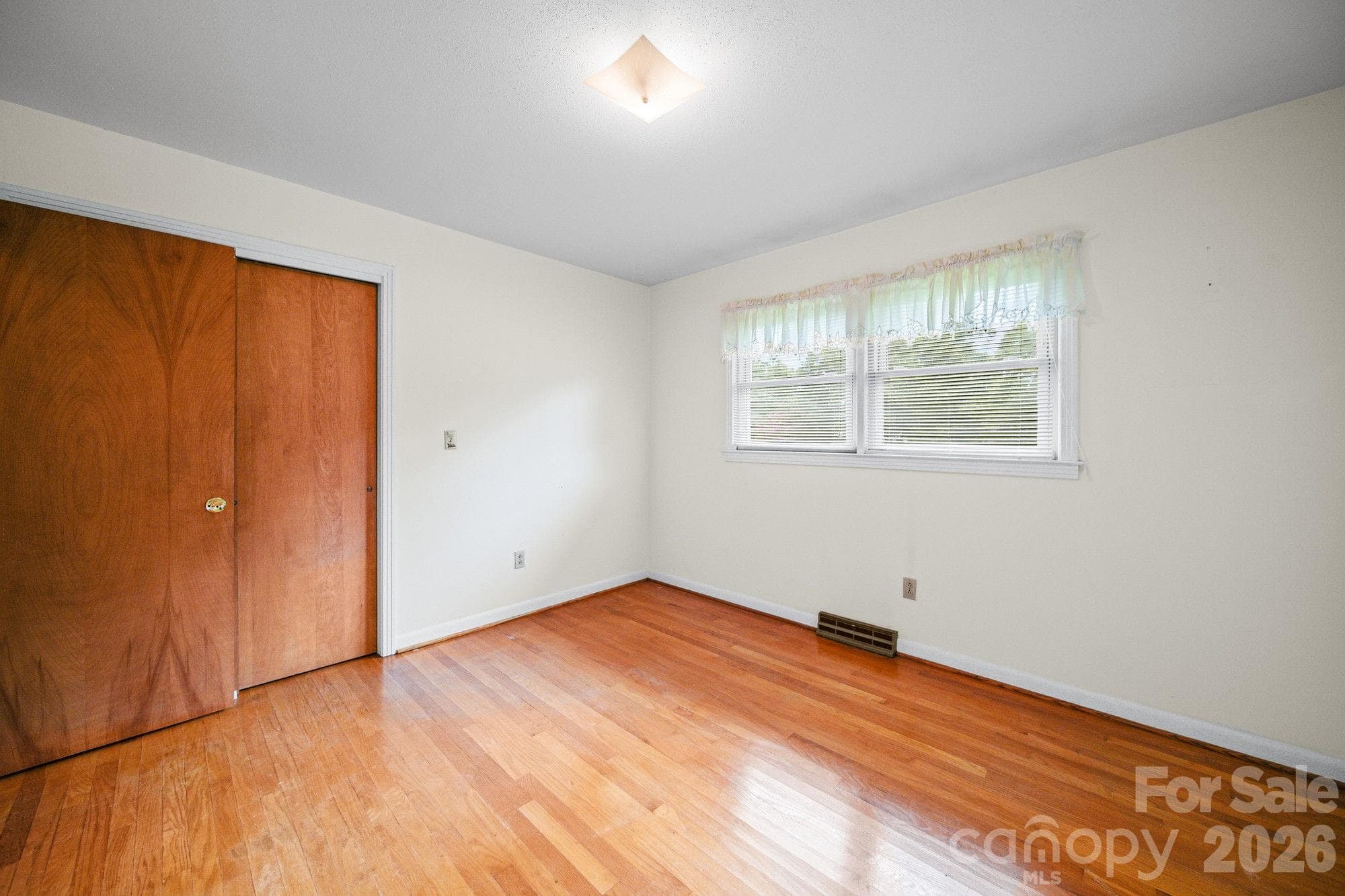 Single Family Residence at 1008 Longview Drive, New London, photo 30 of 37