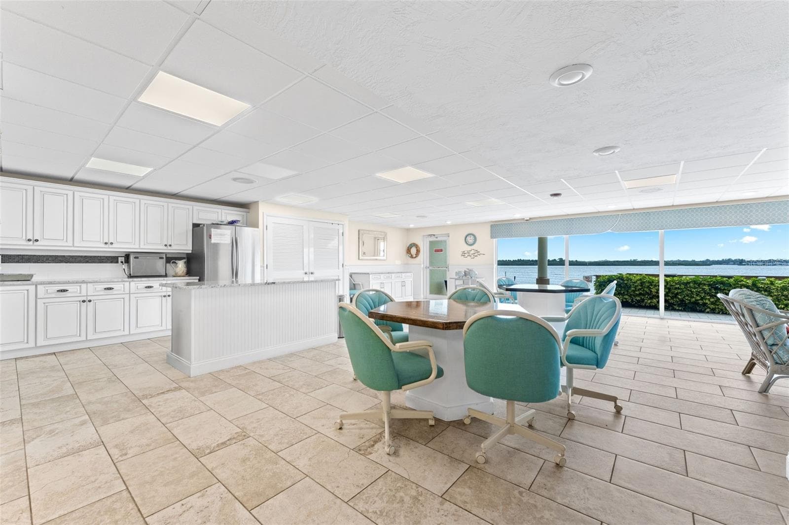 Fully equiped kitchen - 3606 S PENINSULA DR #103, PORT ORANGE