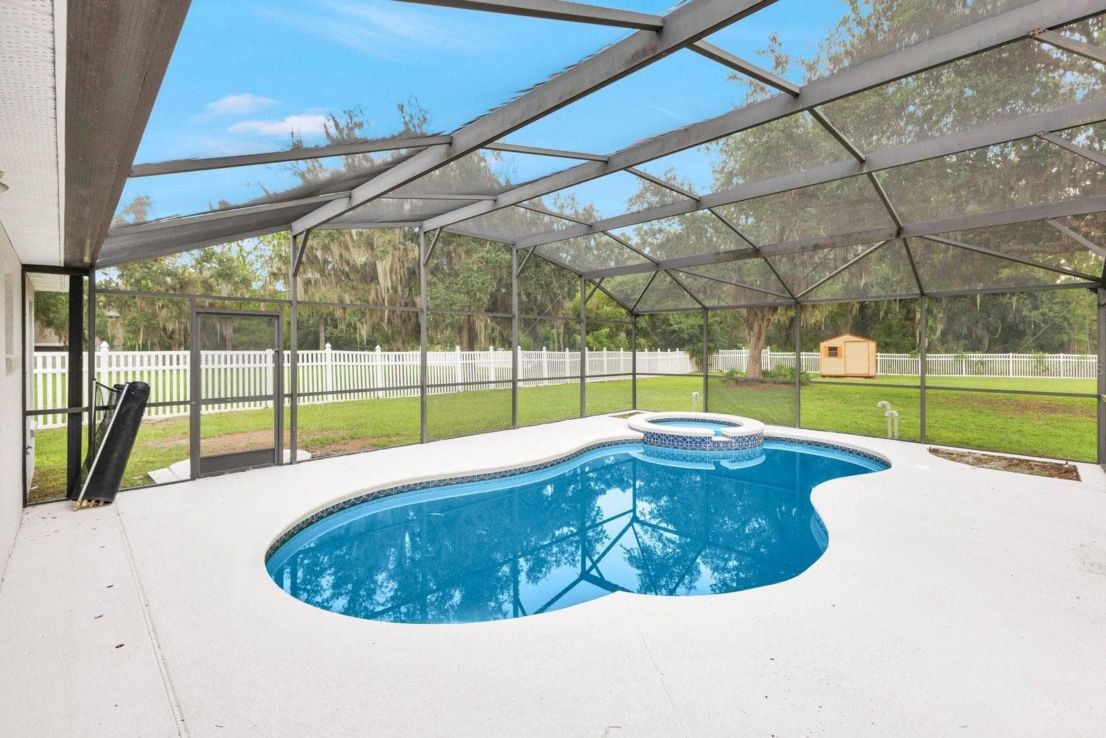 Pool and Spa - 46 CORDONA DR, KISSIMMEE