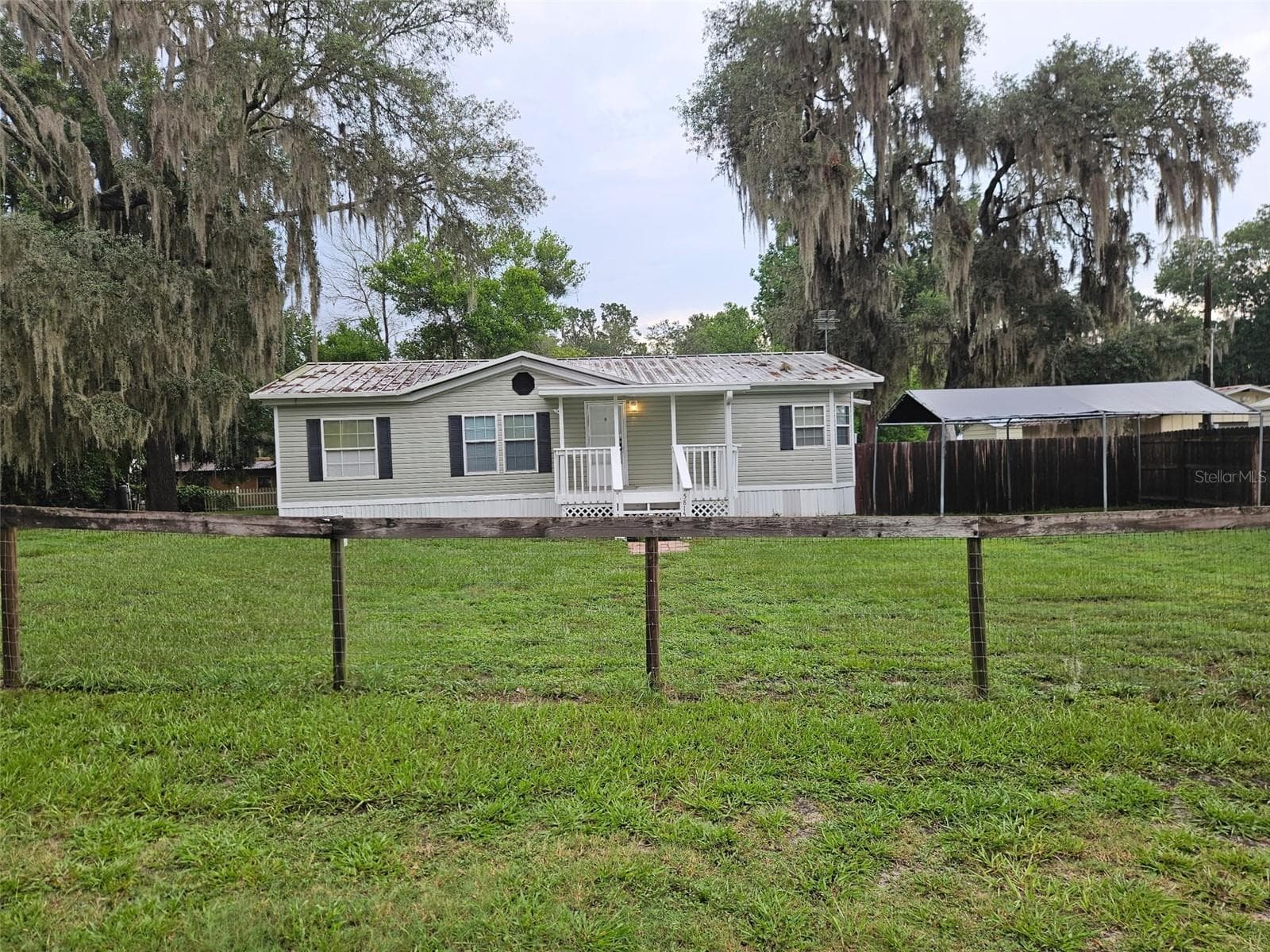 5815 N TSALA APOPKA DR