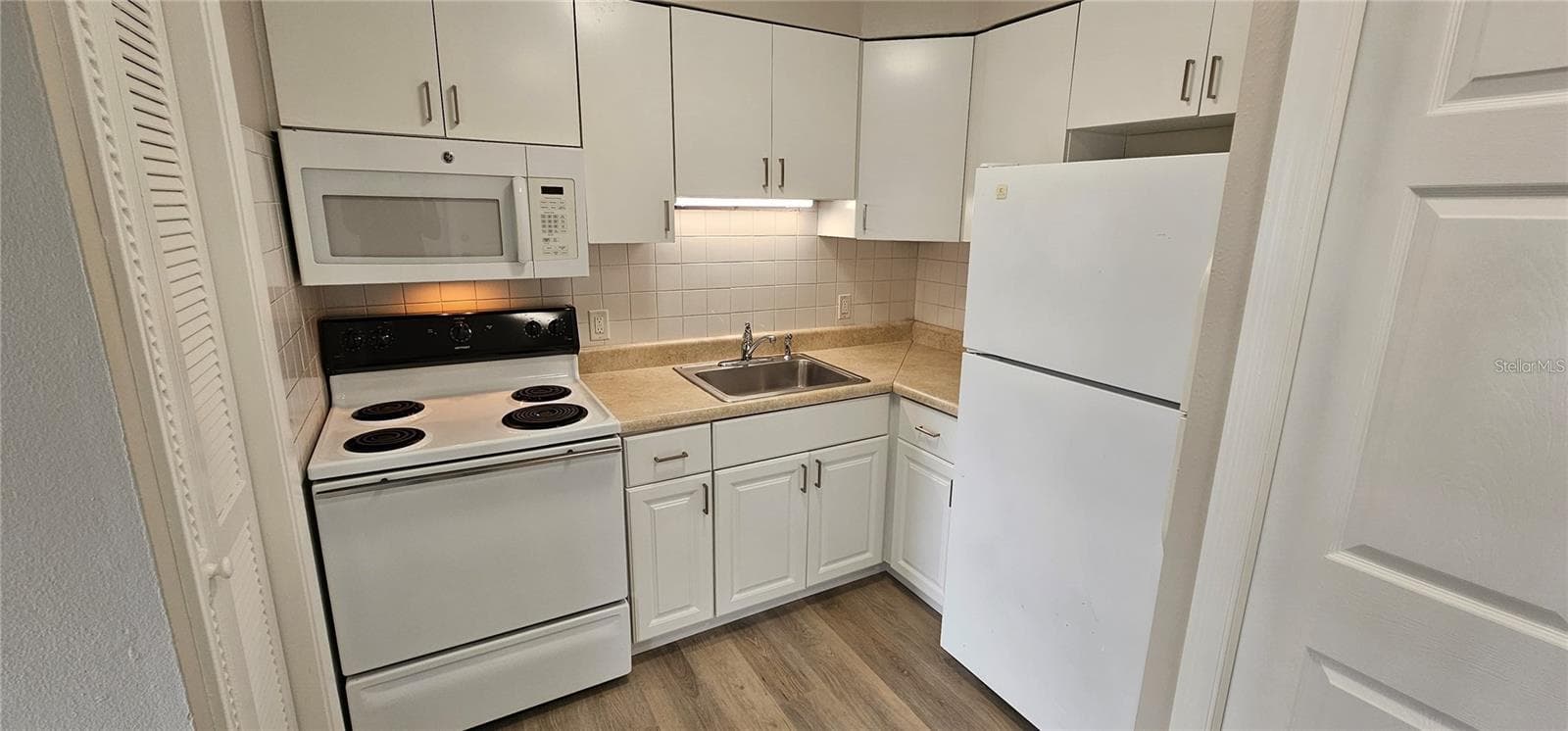 2051 - 2047 & 2051 FIESTA DR, SARASOTA