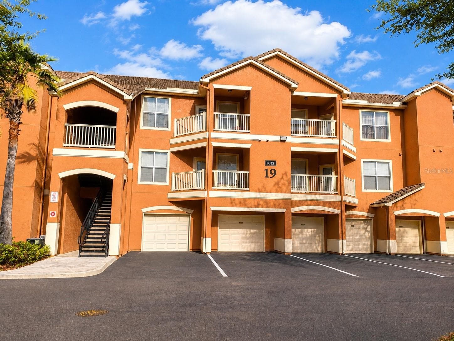 8813 VILLA VIEW CIR #204