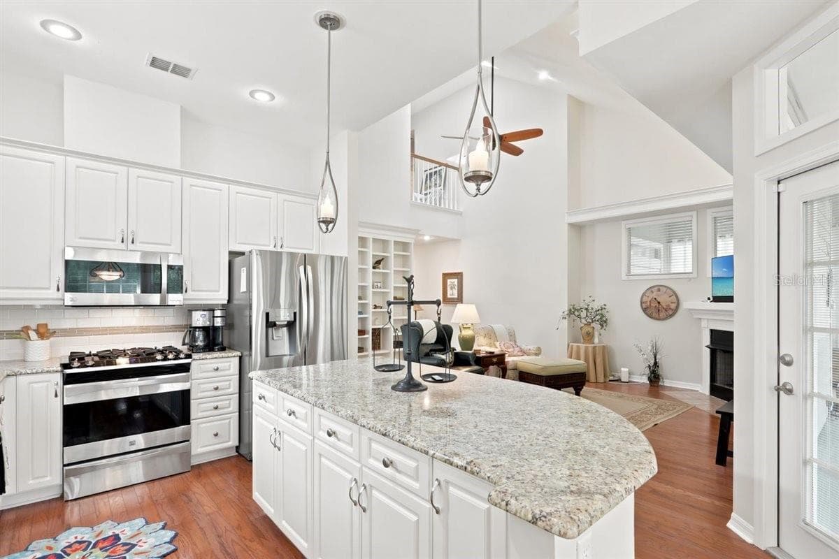 Kitchen - 10334 SW 51ST LN, GAINESVILLE