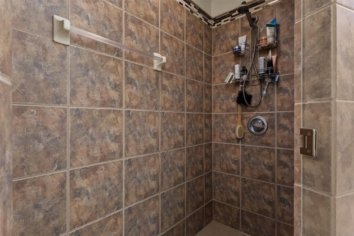 Shower - 10334 SW 51ST LN, GAINESVILLE