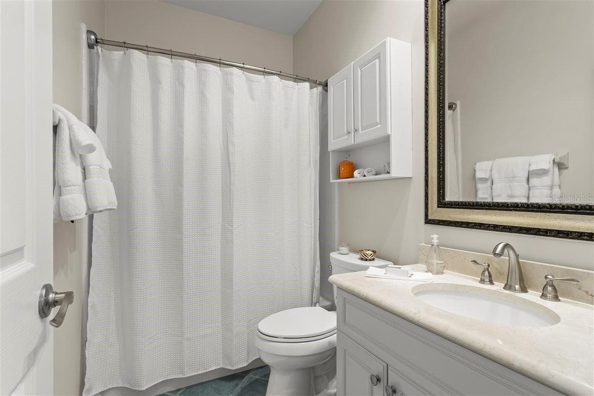 Full Bath - 10334 SW 51ST LN, GAINESVILLE