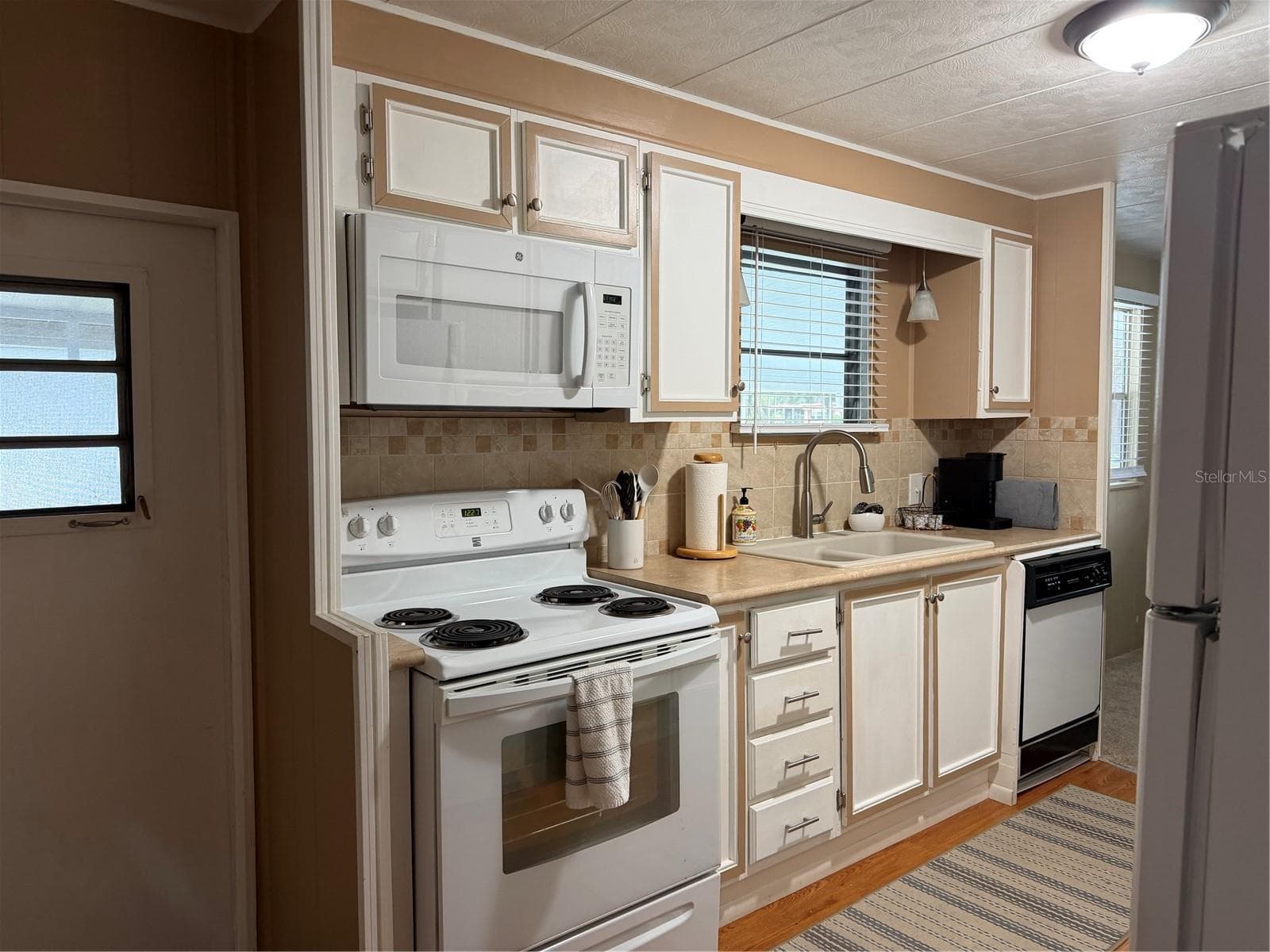 Manufactured Home at 7391 HARLOW ST, BROOKSVILLE, photo 8 of 32