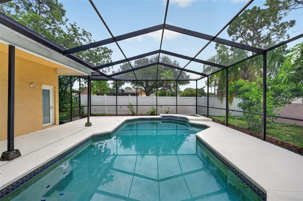 Single Family Residence at 11318 POCKET BROOK DR, TAMPA, photo 51 of 60