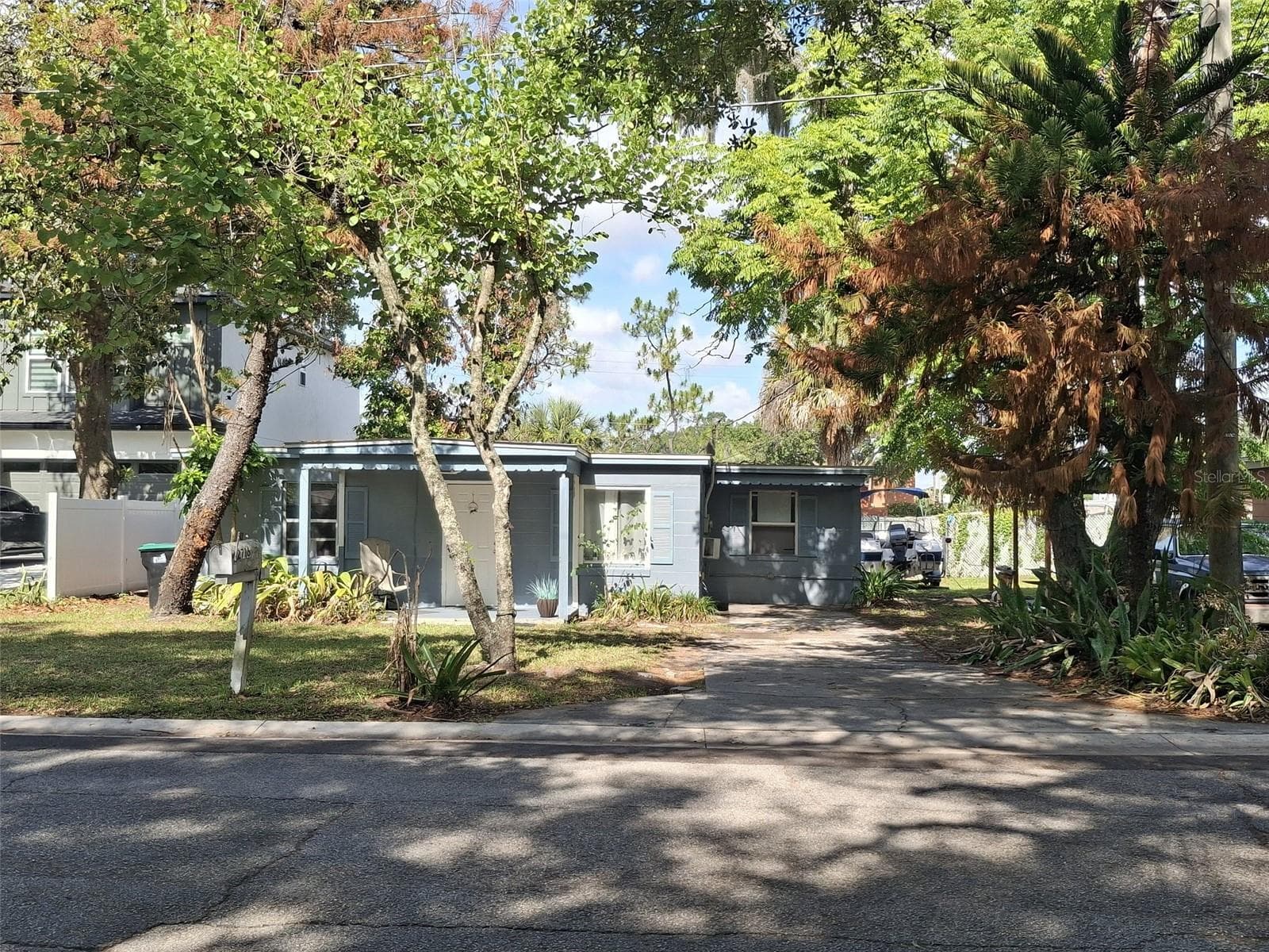 884 E MICHIGAN ST