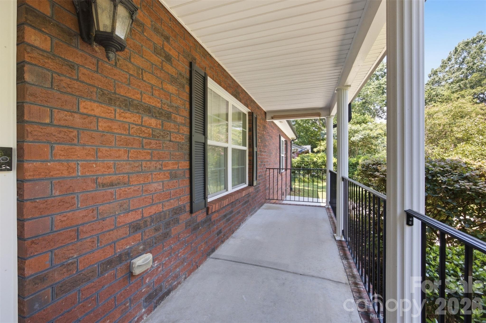 Single Family Residence at 125 Shady Bluff Drive, Gastonia, photo 4 of 37