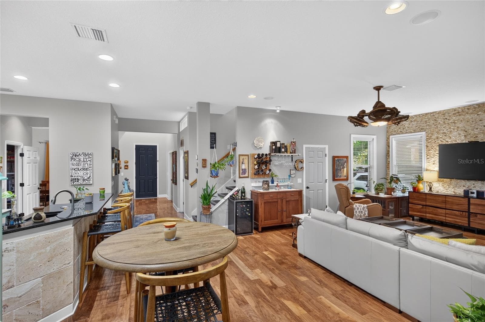 Single Family Residence at 6144 CLIFF HOUSE LN, RIVERVIEW, photo 18 of 73