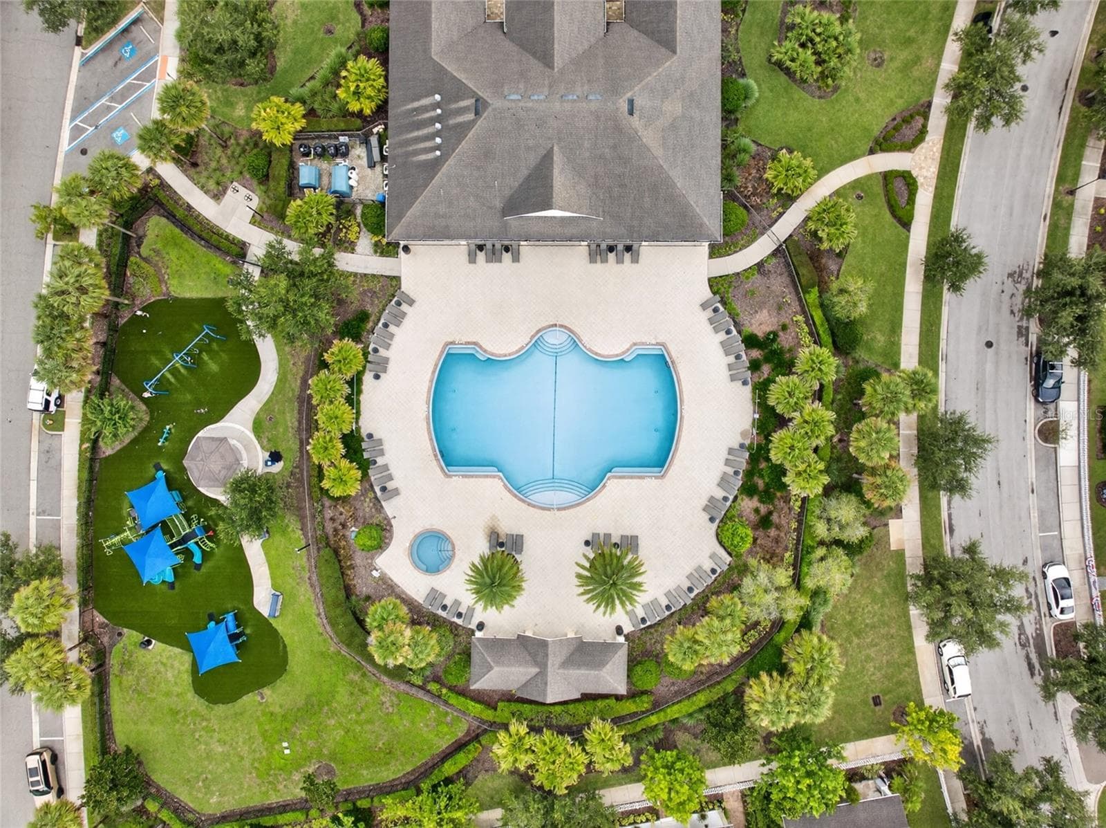 Community Pool - 6144 CLIFF HOUSE LN, RIVERVIEW