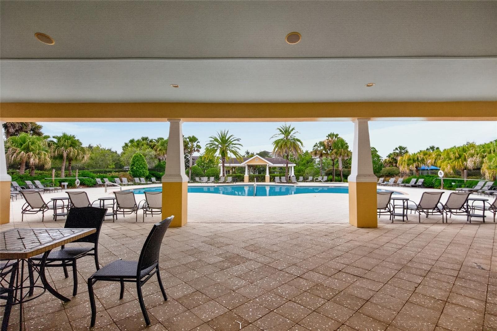 Single Family Residence at 6144 CLIFF HOUSE LN, RIVERVIEW, photo 68 of 73