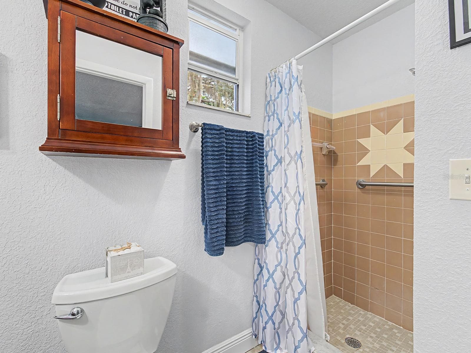 Single Family Residence at 197 ROSEDALE AVE, SPRING HILL, photo 5 of 39