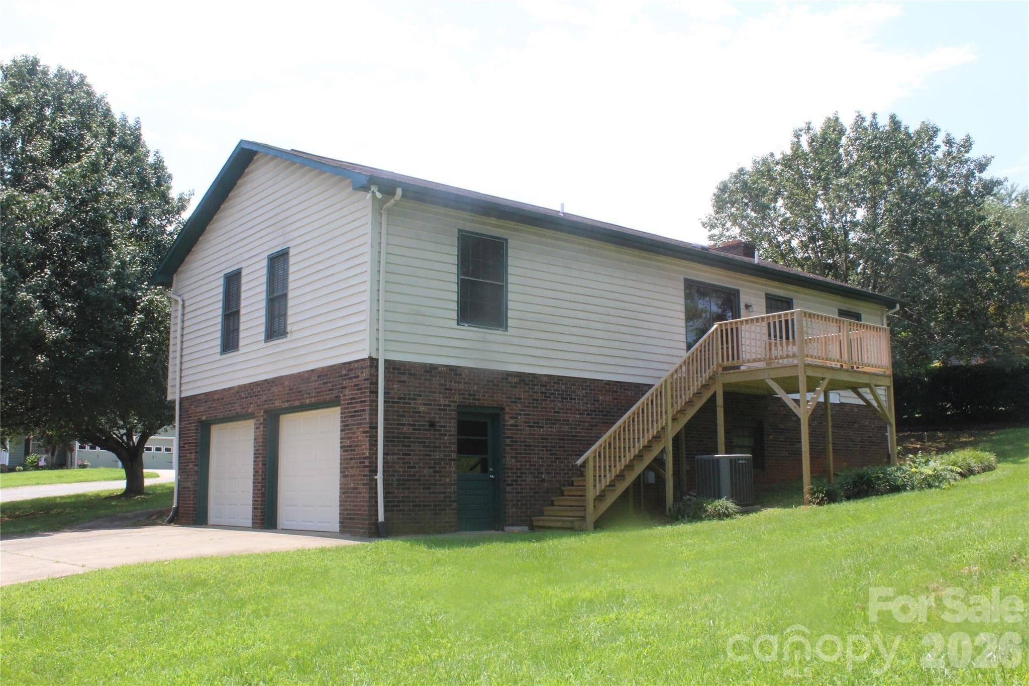 Single Family Residence at 205 Inglewood Drive, Morganton, photo 4 of 34