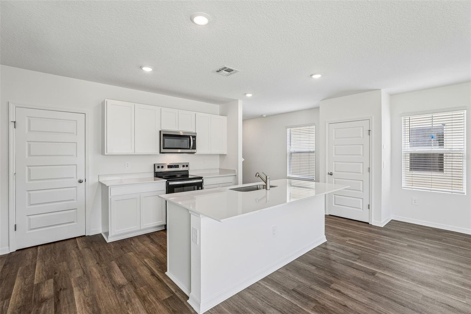 Single Family Residence at 4007 LIMEKLIN LOOP, DAVENPORT, photo 9 of 35