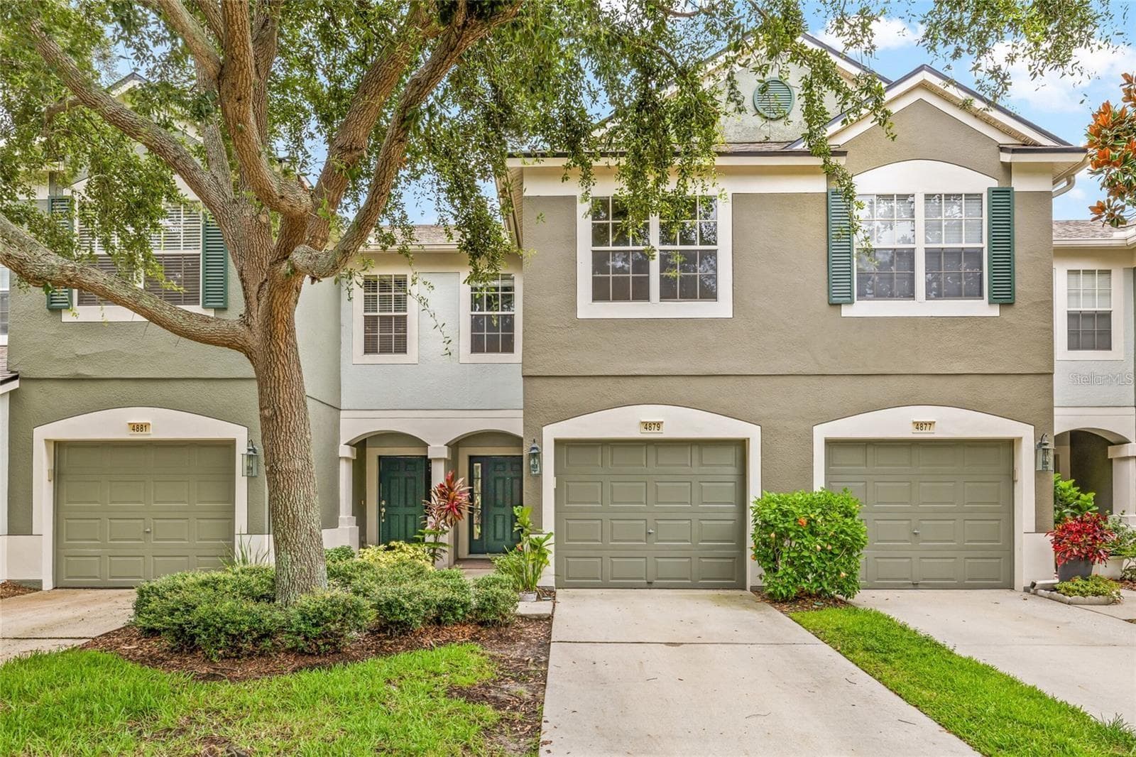 4879 POND RIDGE DR