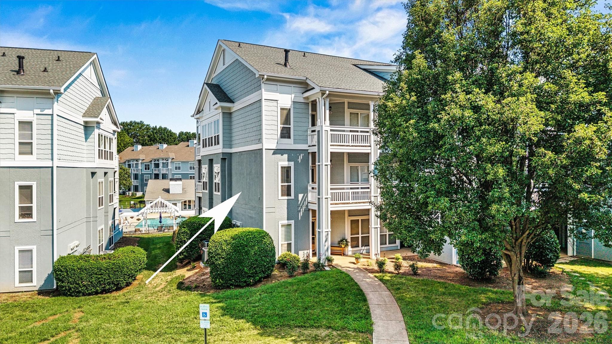 Condominium at 18824 Nautical Drive, Cornelius, photo 6 of 23