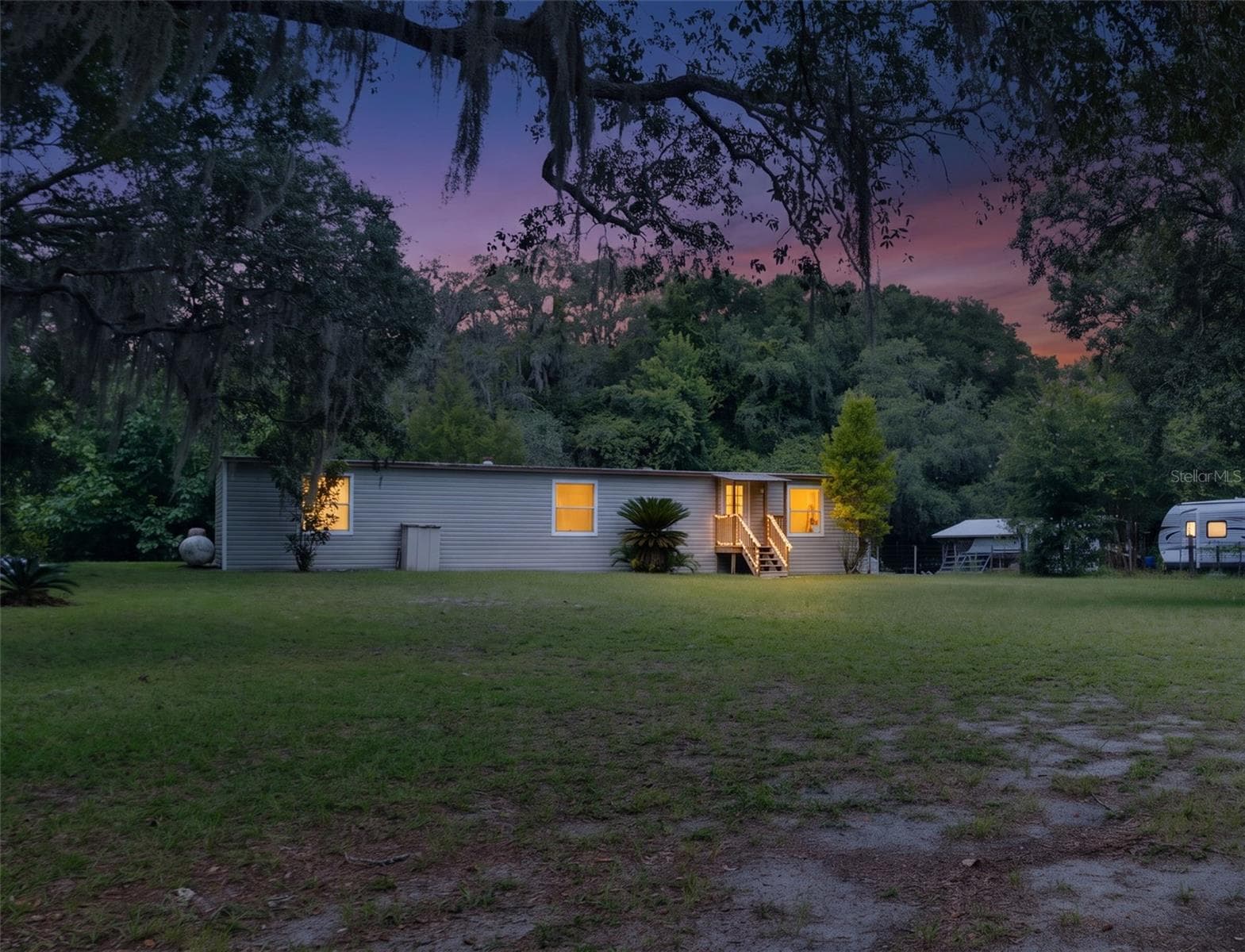 Mobile Home at 17416 NW 89TH TER, FANNING SPRINGS, photo 5 of 58