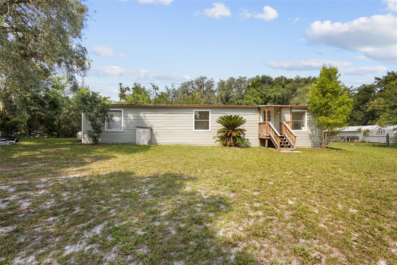 Mobile Home at 17416 NW 89TH TER, FANNING SPRINGS, photo 12 of 58