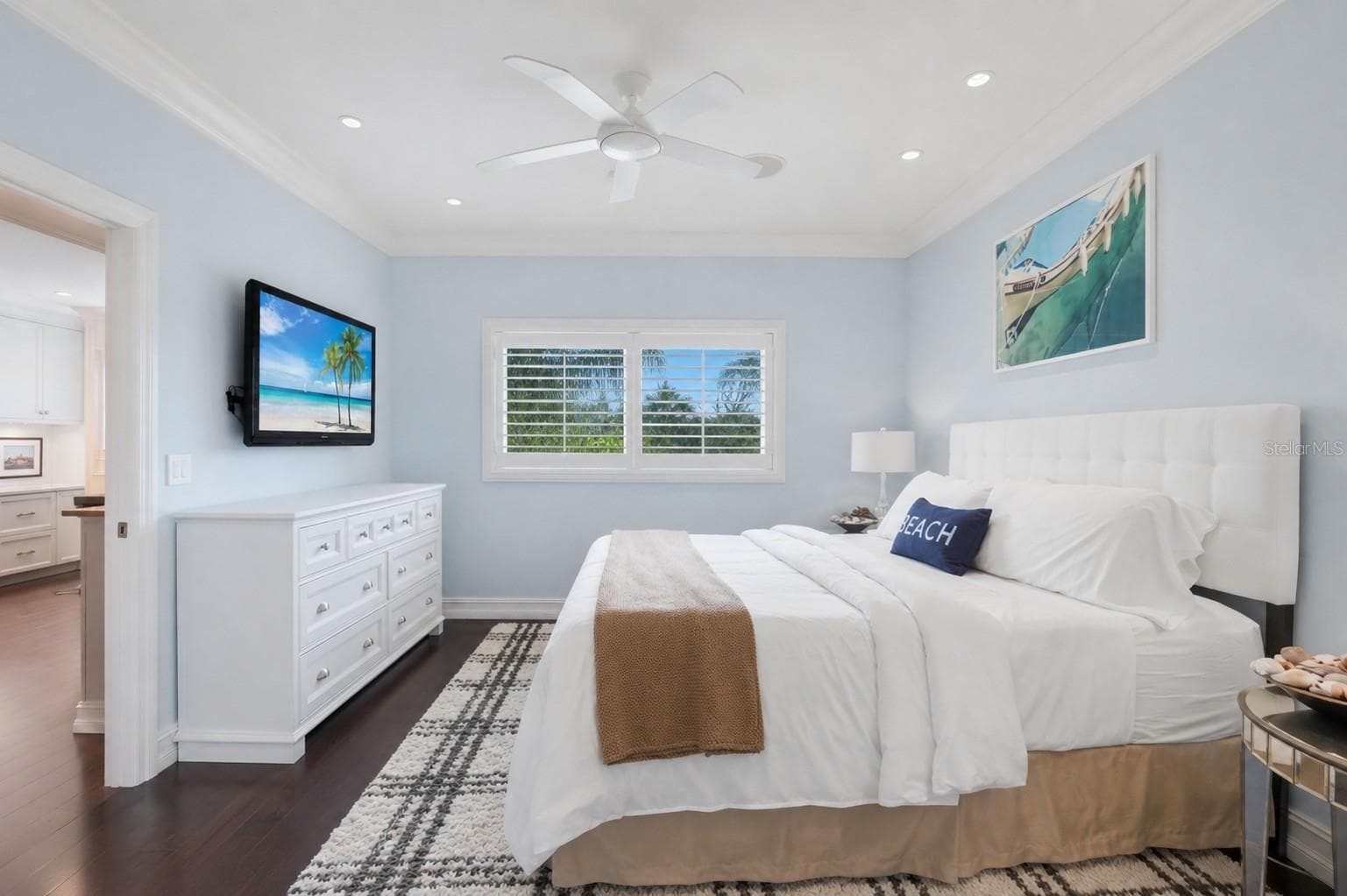 King-Size Bed, Flat Screen Included - 7001 GULF OF MEXICO DR #24, LONGBOAT KEY