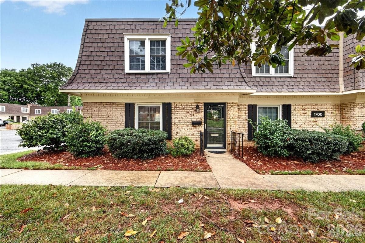 Front of 1700 Roxborough Rd, Unit A - 1700 Roxborough Road, Charlotte