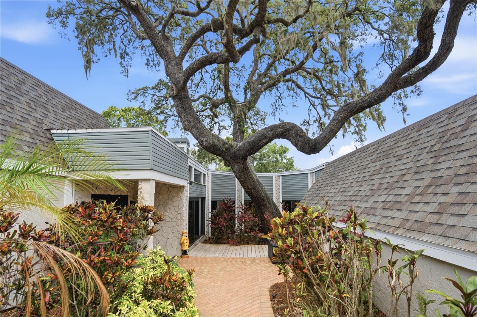 Single Family Residence at 2860 BRIARWOOD LN, PALM HARBOR, photo 5 of 58