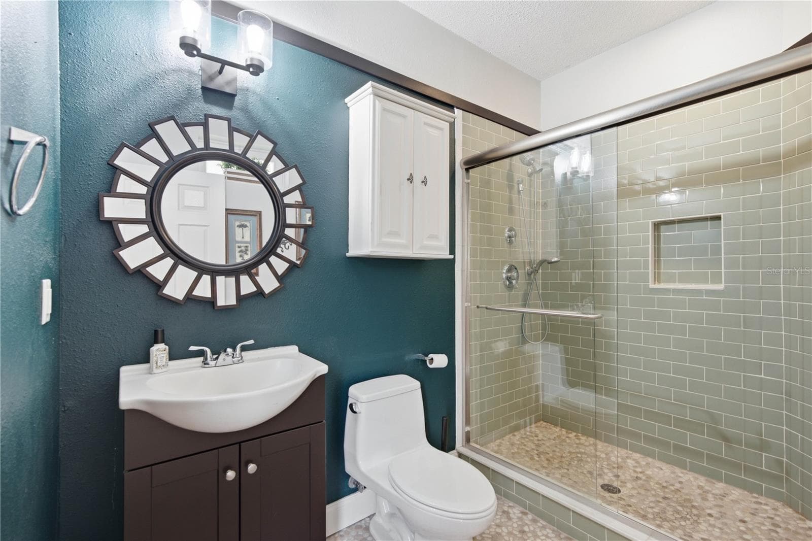 2nd Bathroom - 2860 BRIARWOOD LN, PALM HARBOR