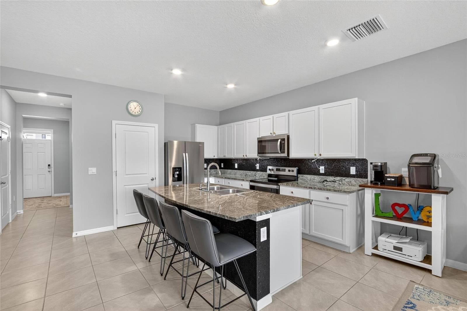 Townhouse at 5055 CAPTAIN DAVIS DR, WIMAUMA, photo 7 of 63