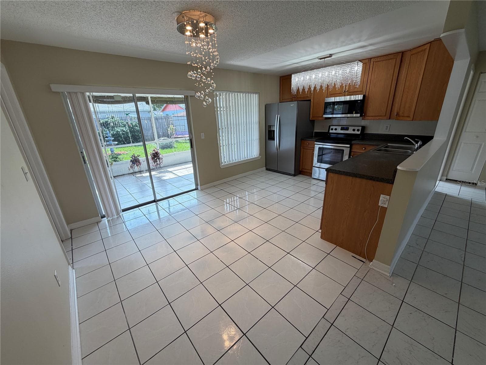 Single Family Residence at 1069 BRIDLEWOOD WAY, BRANDON, photo 4 of 22