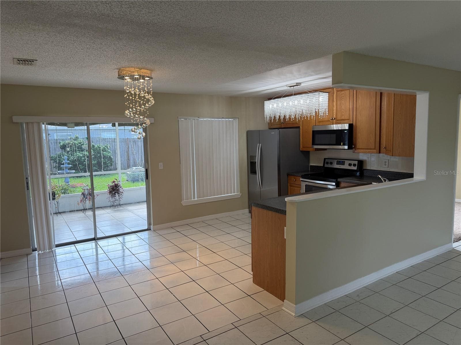 Single Family Residence at 1069 BRIDLEWOOD WAY, BRANDON, photo 5 of 22