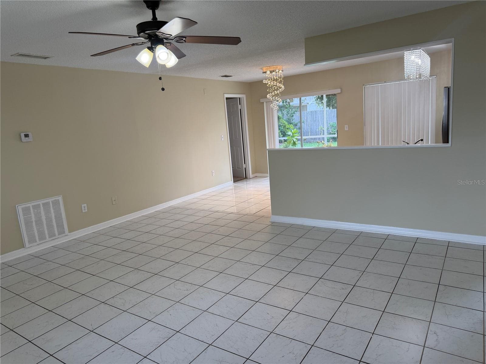 Single Family Residence at 1069 BRIDLEWOOD WAY, BRANDON, photo 11 of 22