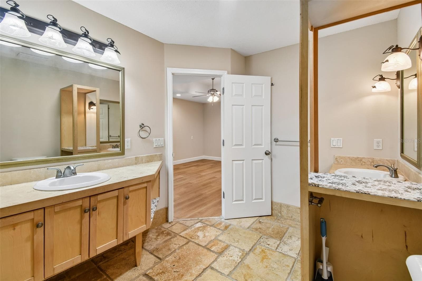Primary Bathroom with dual vanity and shower - 755 KEENELAND PIKE, LAKE MARY
