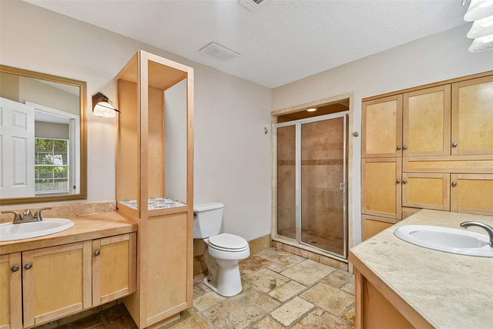 Primary Bathroom with dual vanity and shower - 755 KEENELAND PIKE, LAKE MARY
