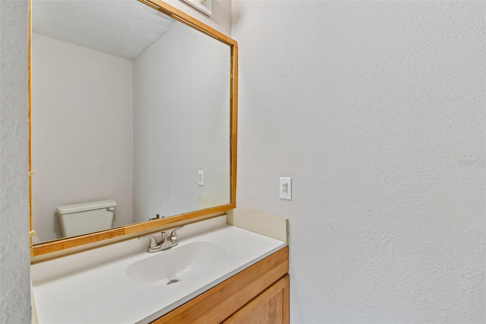 Pool Bath Vanity - 755 KEENELAND PIKE, LAKE MARY