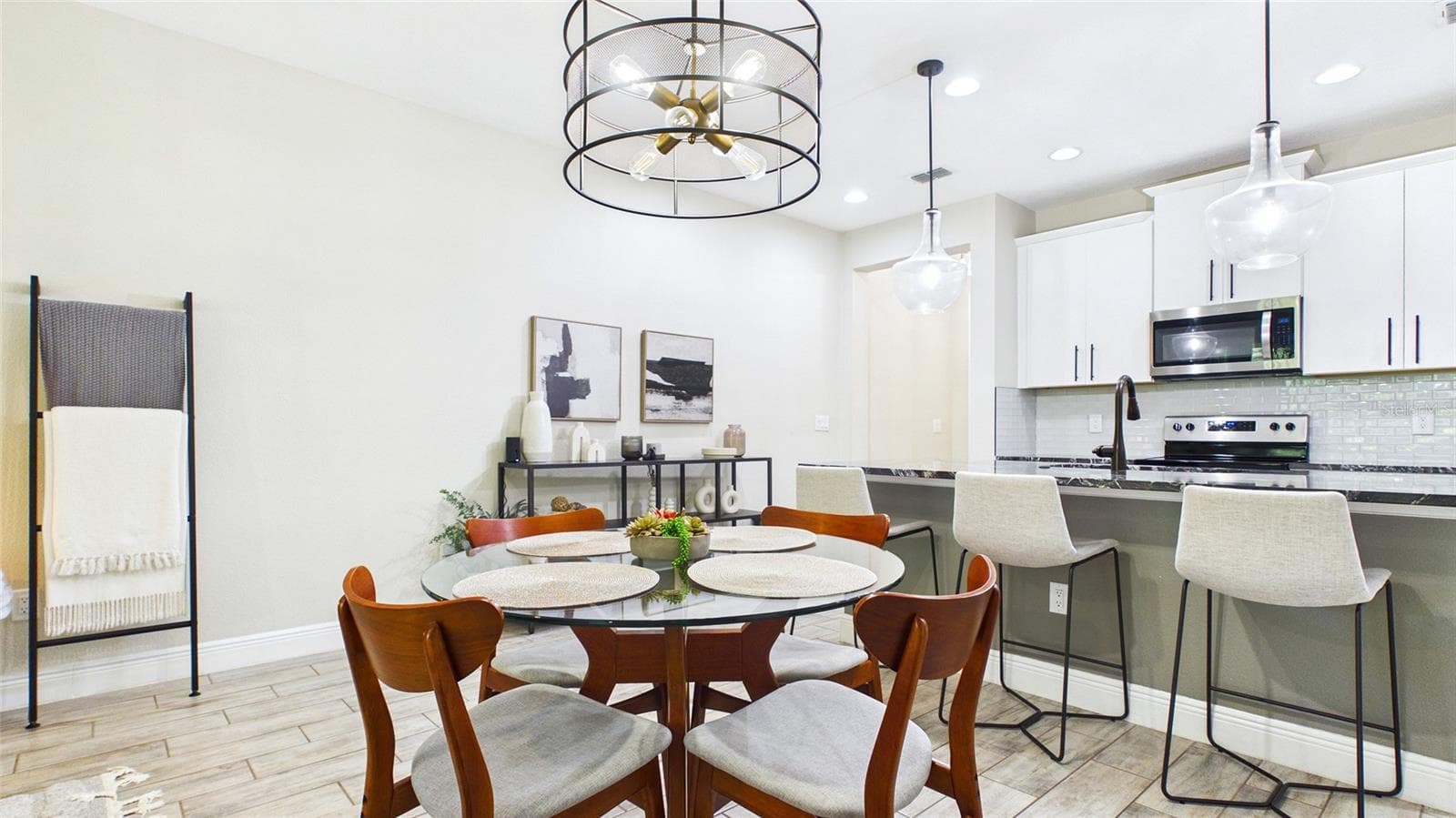 Townhouse at 14140 DAMSELFLY DR, TAMPA, photo 5 of 61